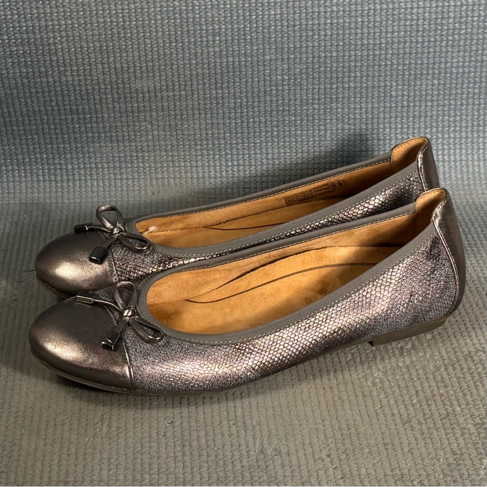 Vionic Metallic Pewter Ballet Flats